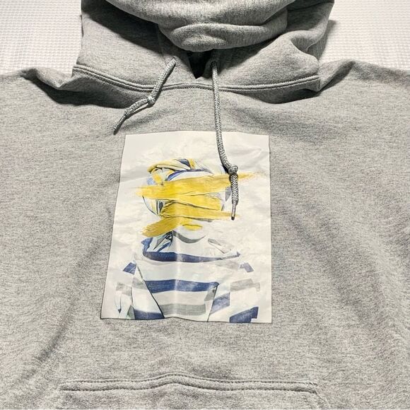 Gildan Heavy Blend Men's Graphic Print Gray String Hoodie Sweatshirt - Picture 2 of 8